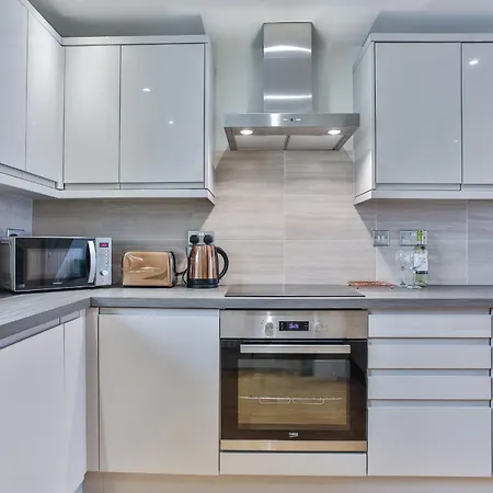 Apartment 1br Gem In Great Location With Parking Sheffield