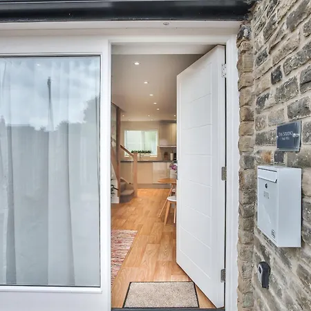 1br Gem In Great Location With Parking *